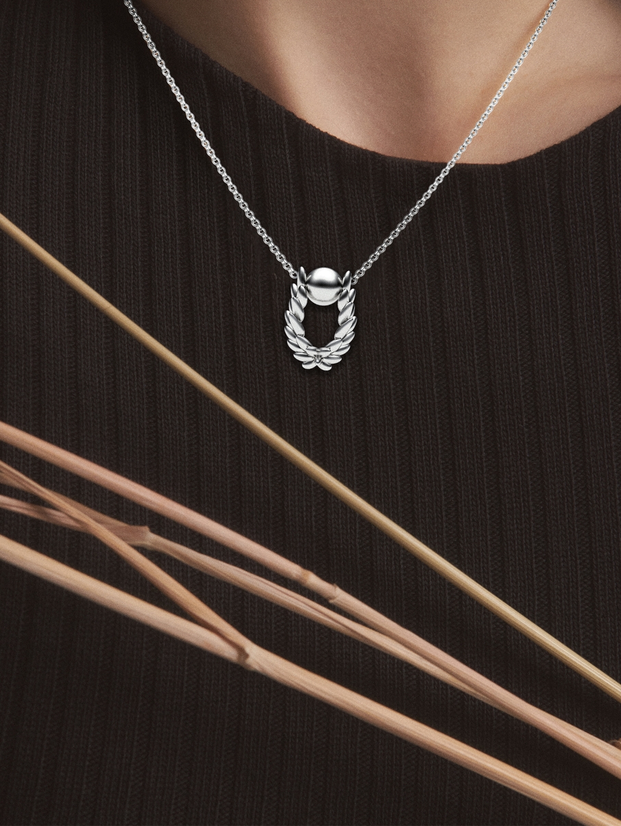 Laurel Leaf necklace
 004