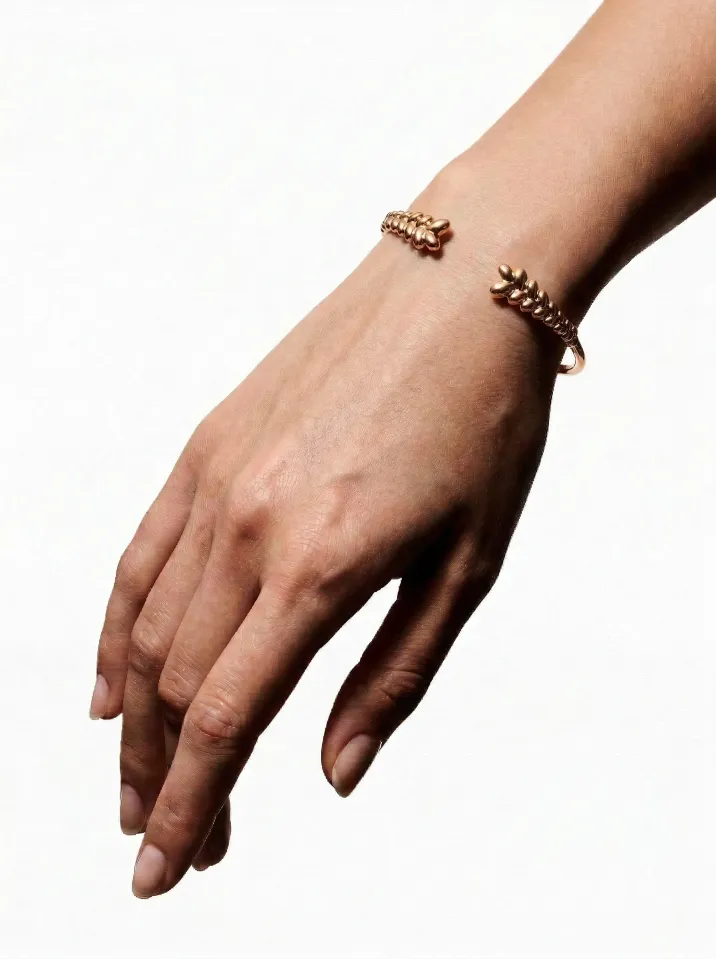 Náramek červené zlato z kolekce Vavříny KORBIČKA