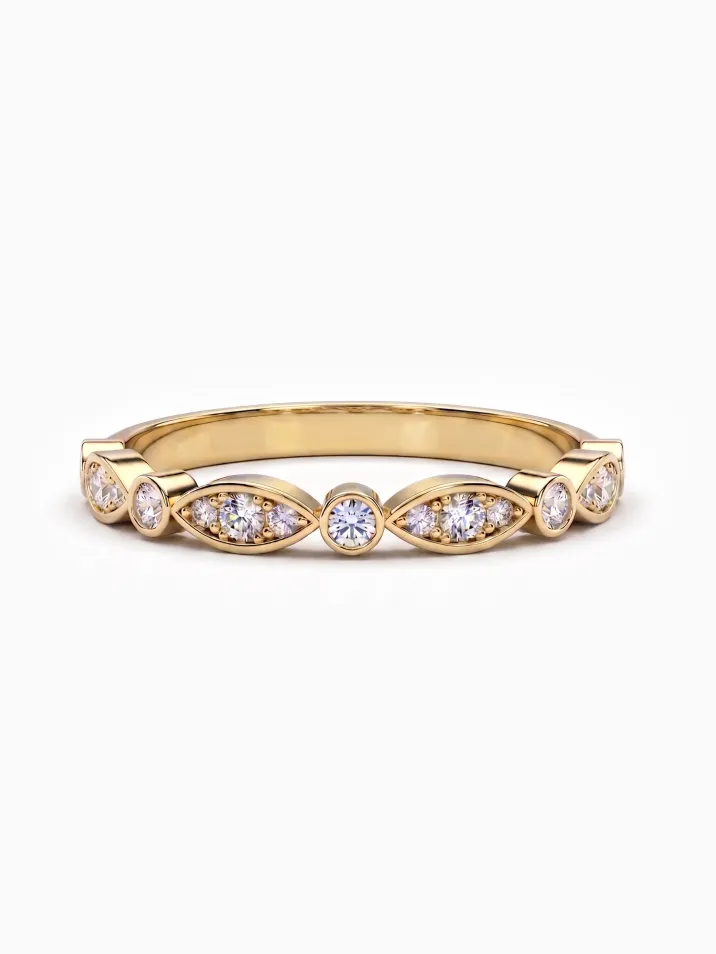 Dámský elegantní prsten ze žlutého zlata zdobený kulatými diamanty