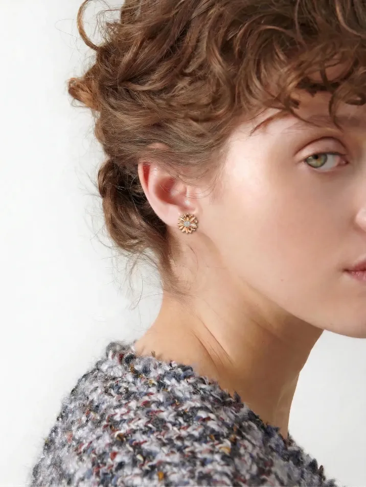 Náušnice červené zlato z kolekce Vavříny KORBIČKA