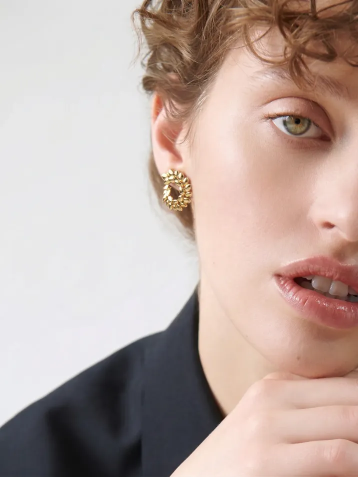 Náušnice žluté zlato z kolekce Vavříny KORBIČKA