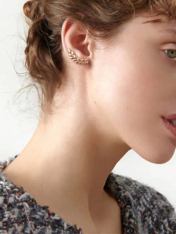 Náušnice červené zlato z kolekce Vavříny KORBIČKA