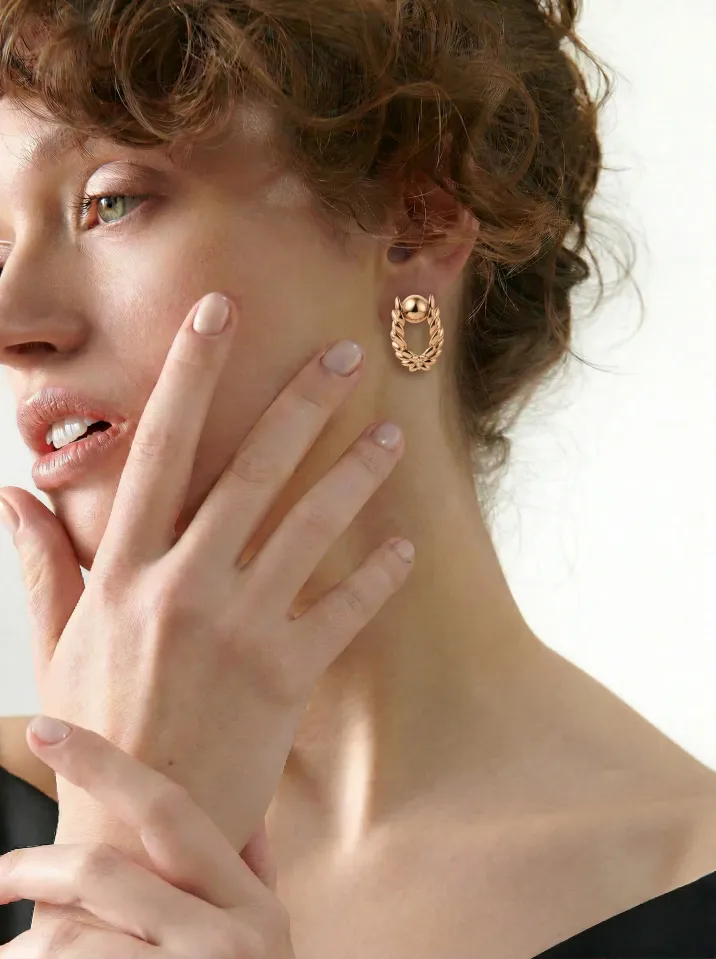 Náušnice červené zlato z kolekce Vavříny KORBIČKA